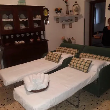 Le Sorelle Di Nella Valle D'itria